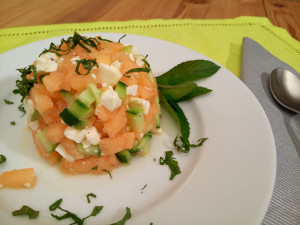 Tatar z melounu, okury a sýru feta s mátou - www.chytrevarime.cz