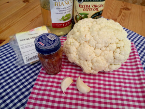 Květákové carpaccio s dresingem z ančoviček - suroviny - www.chytrevarime.cz