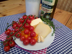 Zapečená rajčata pod sýrovou drobenkou - suroviny - www.chytrevarime.cz