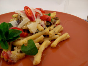 Těstoviny s grilovaným lilkem a sýrem burrata - www.chytrevarime.cz