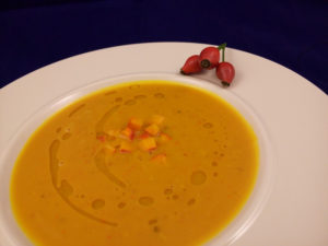 Dýňová polévka s indickým kořením a šípky - www.chytrevarime.cz 